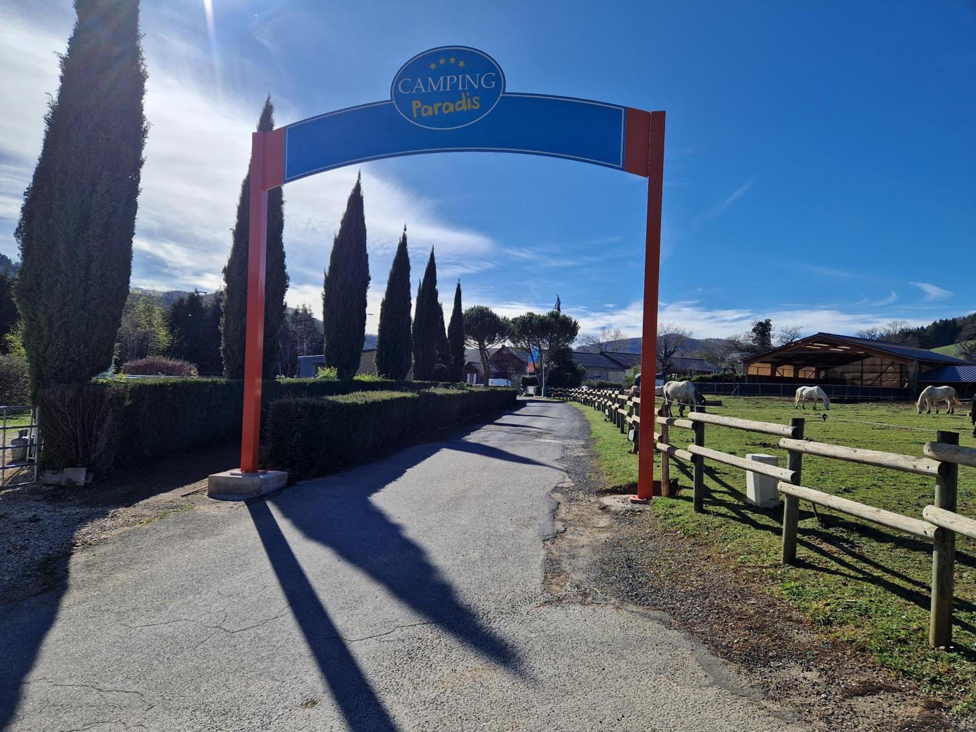 Camping Paradis Marmotel Saint-Geniez-d'Olt Exterior foto